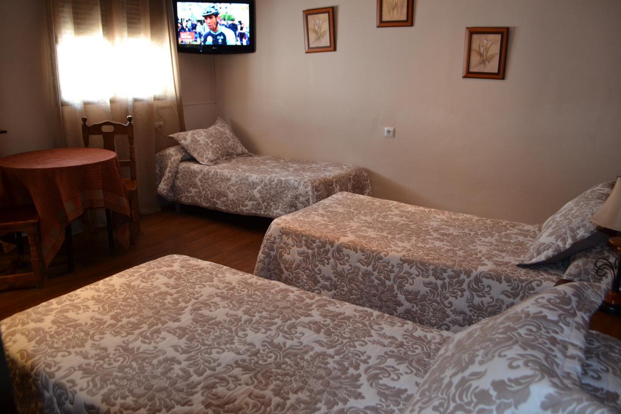 Hostal Pension La Ruta Paterna del Campo Extérieur photo