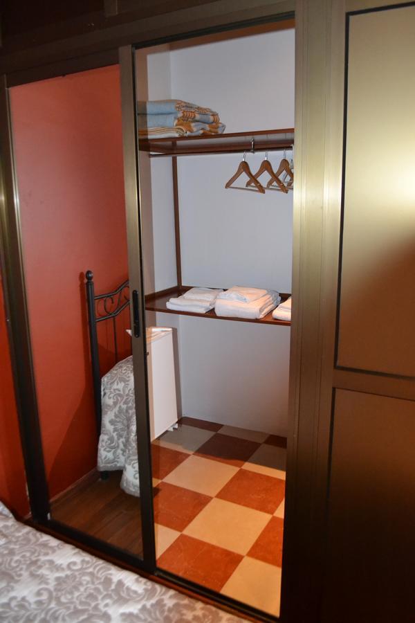 Hostal Pension La Ruta Paterna del Campo Extérieur photo