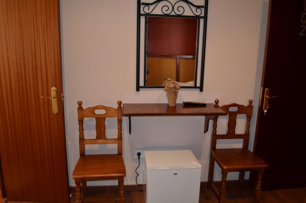 Hostal Pension La Ruta Paterna del Campo Extérieur photo