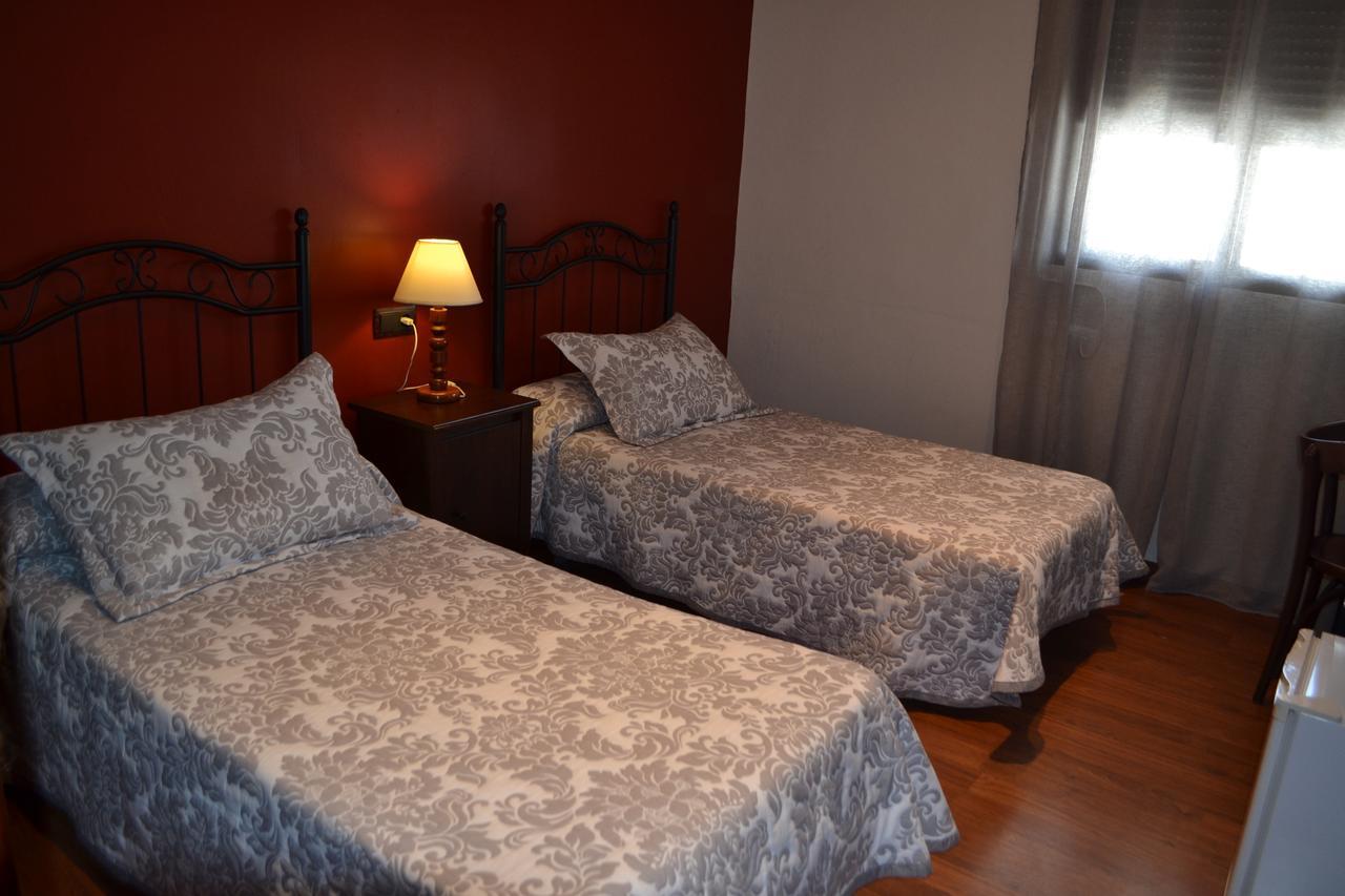 Hostal Pension La Ruta Paterna del Campo Extérieur photo