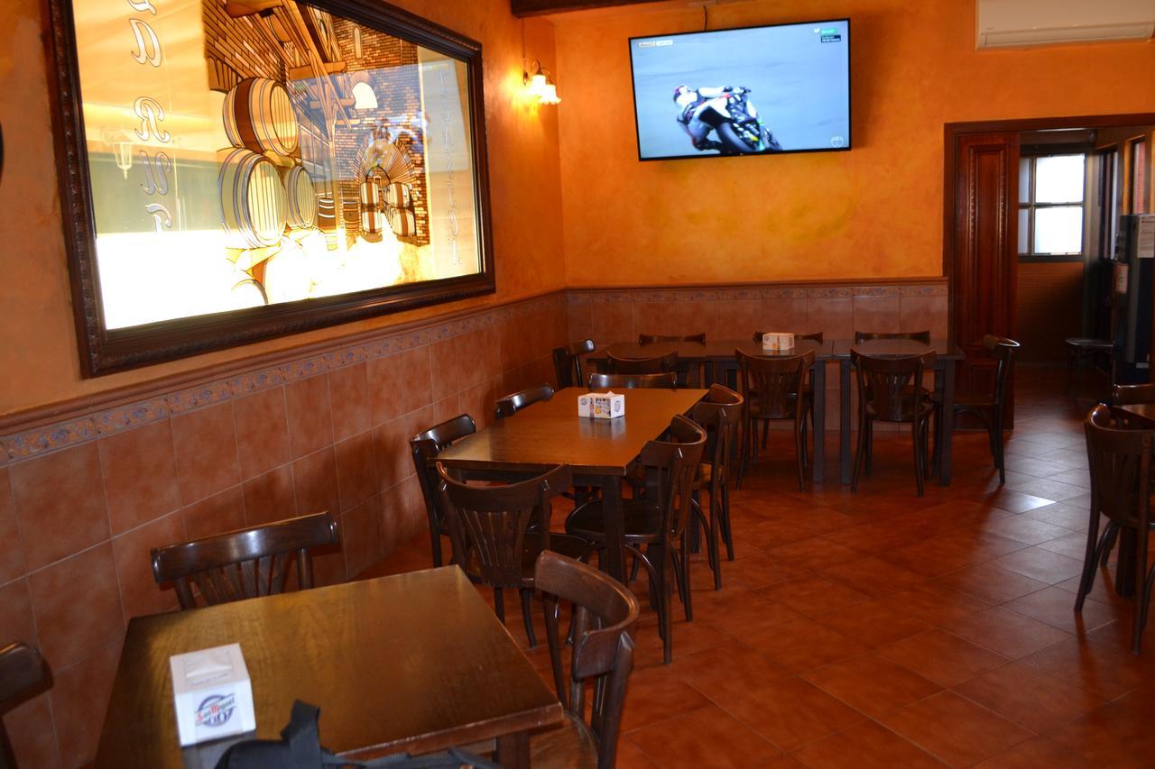 Hostal Pension La Ruta Paterna del Campo Extérieur photo